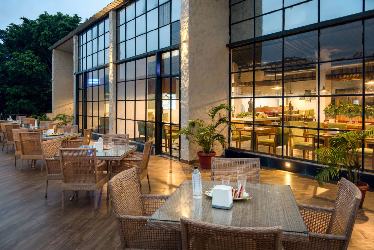 DSC_9880-scaled-1536x1025