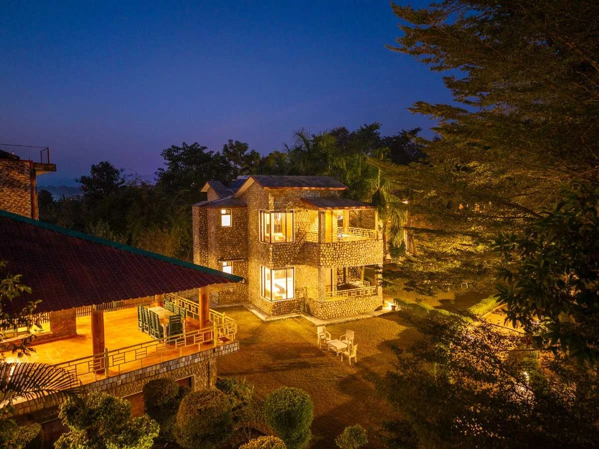 resort-pathway-lights